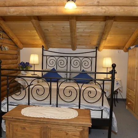بيت للعطل Blockhaus Schwalbennest *